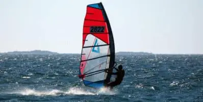 Marin ALMAGRIDA au championnat de France de planche à voile