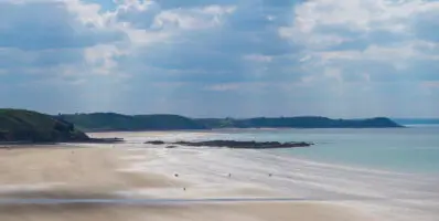 La plage de Caroual rouverte à la baignade
