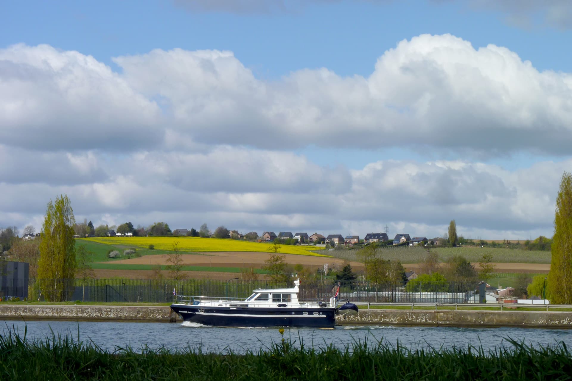 oupeye-le-canal-albert-a-hermalle-sous-argenteau-photo-bernard-jacqmin